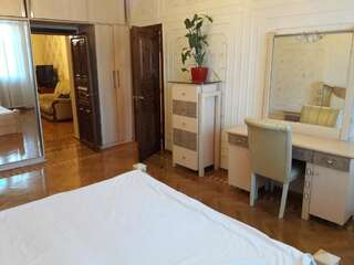 Апартаменты CENTER. 3 Bedrooms Баку Апартаменты-31