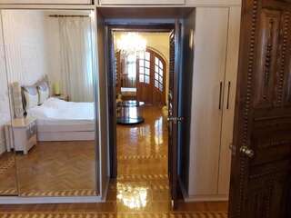 Апартаменты CENTER. 3 Bedrooms Баку Апартаменты-5
